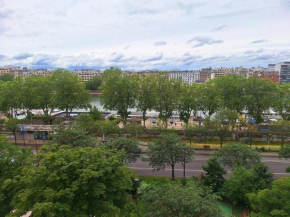 Studio near Eiffel Tower, Seine view